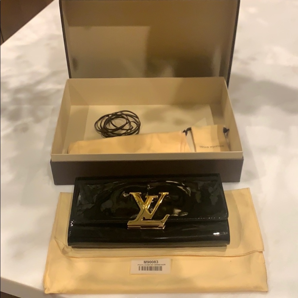 LV Vernis Louise Clutch